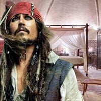 Johnny Depp comprou uma vila francesa de 15 hectares a 27 km de Saint-Tropez e gastou 10 milhões de dólares em reformas para construir piscinas, estúdios de arte e uma adega com tema de piratas