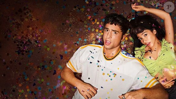 Benny (Benito Skinner) é o ex-jogador popular que vive sob o peso de um segredo: fingir ser quem não é sempre foi sua maior performance. Já Carmen (Wally Baram) é a melhor amiga leal, sagaz e sem filtro — o tipo de aliada que toda gay precisa ao lado