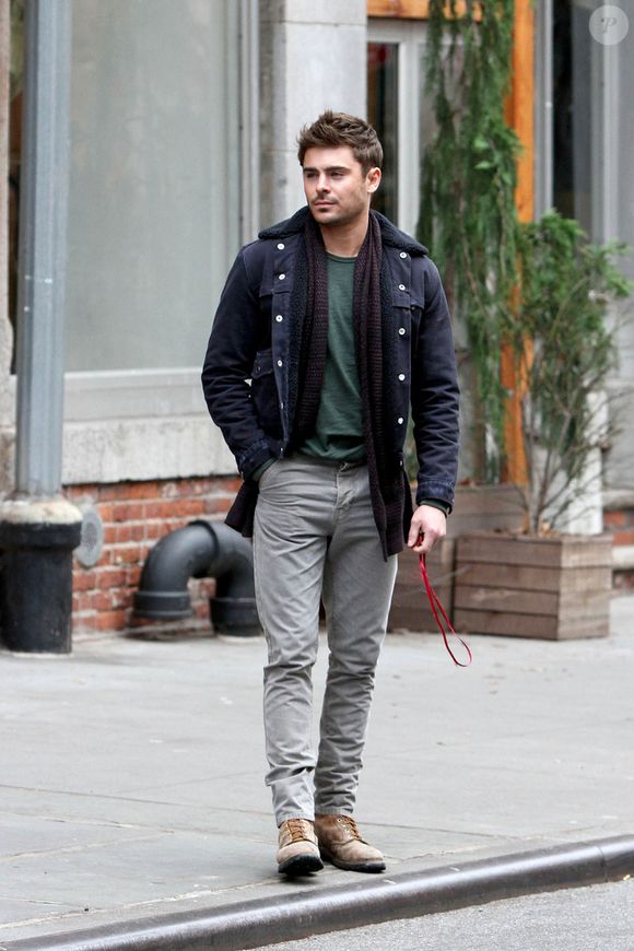 Zac Efron é um daqueles casos curiosos de estrela que, ao longo dos anos, passou por transformações físicas que dividiram opinião e agora, em 2025, parece estar em um momento de reconciliação com o público