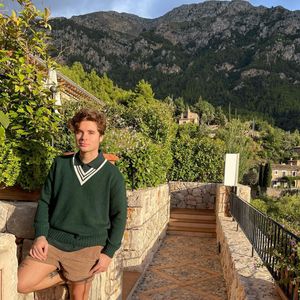 João Lucas também começou a mudar sua forma de se vestir, já que Sasha é estilista