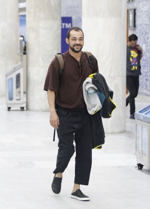 Eduardo Sterblitch foi acusado por Paulinho Serra de mentir de forma demasiada: 'psicopata da mentira'