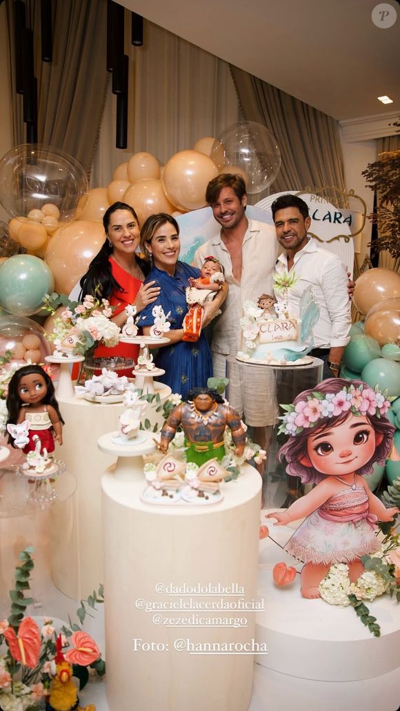 Wanessa Camargo e Dado Dolabella prestigiaram mesversário de Clara e posaram com Zezé Di Camargo e Graciele Lacerda