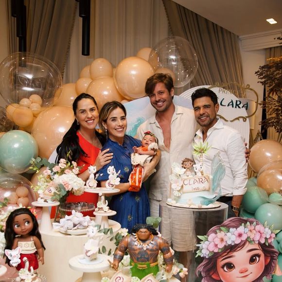 Wanessa Camargo e Dado Dolabella prestigiaram mesversário de Clara e posaram com Zezé Di Camargo e Graciele Lacerda