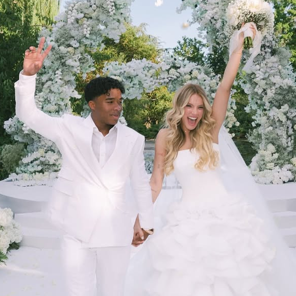 Endrick e Gabriely Miranda se casaram em 2024 e fizeram festa ao ar livre um ano depois (foto)