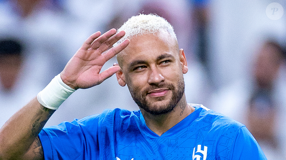 Neymar quer rescindir o contrato, mas sem abrir mão dos 65 milhões de dólares que ainda restam para receber do clube, o que tem causado impasse nos bastidores