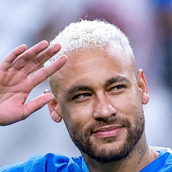 Neymar quer rescindir o contrato, mas sem abrir mão dos 65 milhões de dólares que ainda restam para receber do clube, o que tem causado impasse nos bastidores