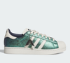 O Superstar II, da Adidas, combina o visual clássico dos anos 90 e 2000 com características de conforto moderno e aparece como uma opção para compor o look do Rock in Rio 2026