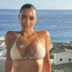 Com 32 kg a menos, Kim Kardashian exibe corpo definido em fotos de biquíni; segredo da famosa é uma 'dieta milagrosa'