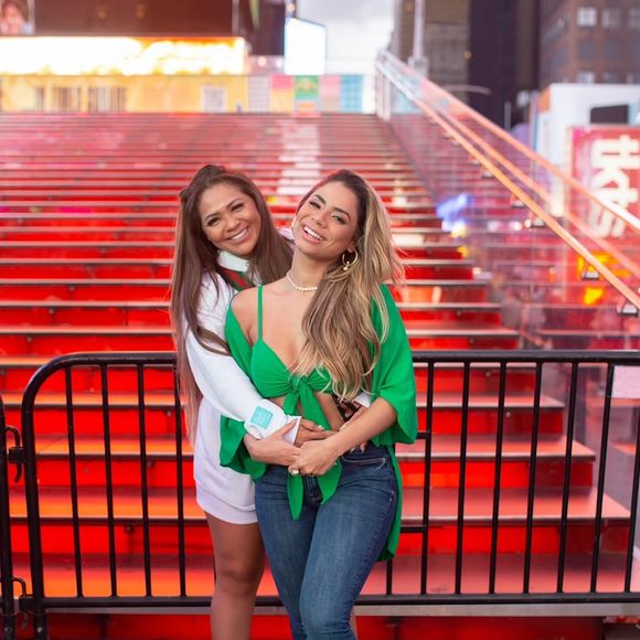 Darlin Ferrattry é mãe de Lexa e Wenny