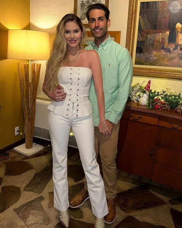 “Não desejo mal algum para ela, e nem para ninguém. Desejo muito sucesso, mas eu realmente não sou mais fã, e nem admiradora. Não que isso vá mudar na vida dela. Afinal, ela nem sabe quem eu sou”, disse a modelo