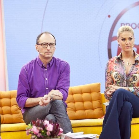 2012 - Ao lado de Ticiane Pinheiro e Britto Jr., Ana Hickmann estreou o 'Programa da Tarde'. A atração tem feito muito sucesso com seus quadros divertidos e de utilidade pública