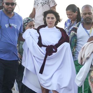 Prestes a viver Diná nos cinemas, Carolina Dieckmmann revelou que precisou adiar os planos após ser diagnosticada com uma infecção renal. Segundo a atriz, a decisão de procurar o hospital ao invés de apenas tomar um antitérmico foi fundamental para evitar complicações mais graves