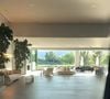 Ao som de 'House Tour', de Sabrina Carpenter, Kylie Jenner abriu as portas de uma de suas luxuosas residências na Califórnia e mostrou detalhes da propriedade aos seus milhões de seguidores
