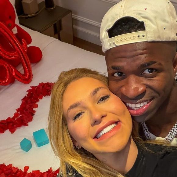 Virgínia e Vini Jr. se reencontraram em Londres, onde o atleta jogou pela Seleção Brasileira