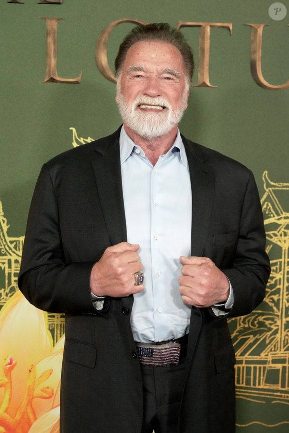 Assim está Arnold Schwarzenegger hoje: barba grisalha e linhas de expressão mantém o charme do eterno fisiculturista