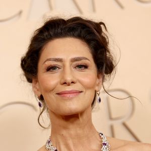 Oscar 2026: Maria Fernanda Cândido escolheu make com olhos esfumados em marrom e valorizou beleza