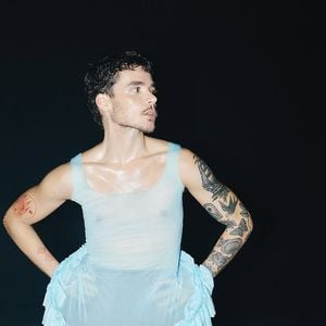 João Lucas contou que recebe muitas críticas principalmente sobre sua vestimenta