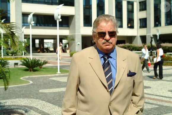 Na novela 'Celebridade', Hugo Carvana foi o Lineu: antes de seu personagem ser executado, ator já sabia do fim trágico do empresário. 'Não sei por quê. A novela vai virar um 'Quem matou Odete Roitman?''