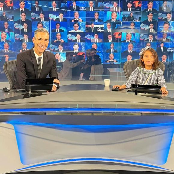 César Tralli entregou pedido da filha, Manuella, para sentar na cadeira de Renata Vasconcellos no cenário do ‘Jornal Nacional’