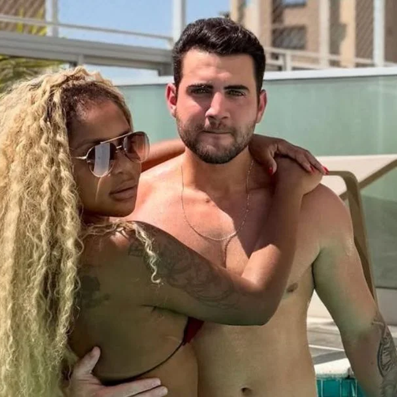 Após rumores de que o casal havia se separado, o ex-participante do reality Game dos 100, da Record, decidiu esclarecer a situação e confirmar o término, afirmando que tudo aconteceu de forma amigável e sem desentendimentos.