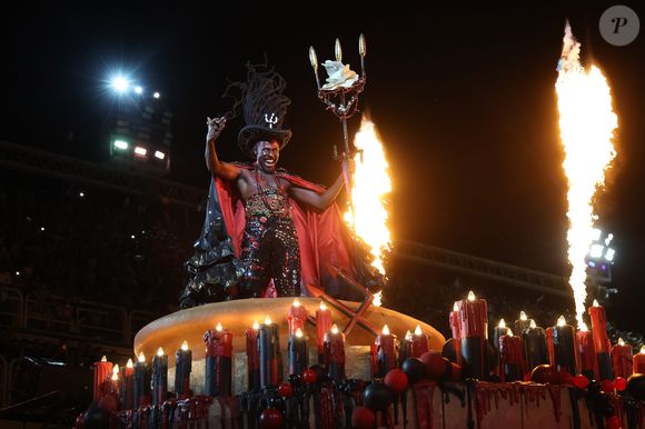 Beija-Flor leva o título e internautas comemoram: ‘Segurando o título no Pix’