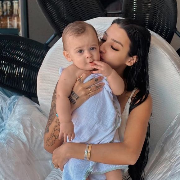 Bia Miranda, mãe de Kaleb, deu à luz Maysha em 23 de abril de 2025, menos de um ano após o nascimento do primeiro filho