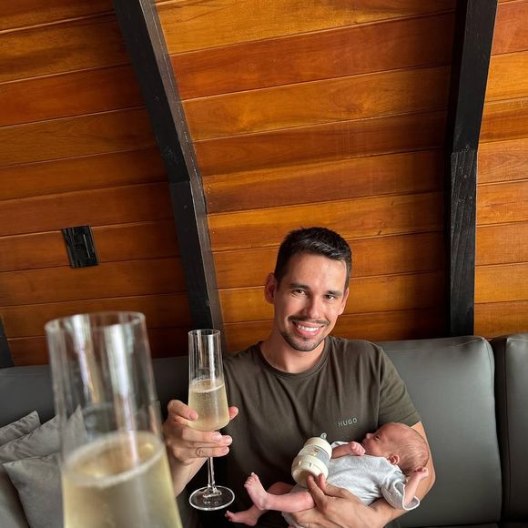 Isabel Veloso e Lucas Borba são pais do pequeno Arthur