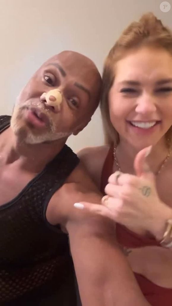 Carlinhos Salgueiro, professor de samba de Virgínia Fonseca, revelou que já havia um temor quanto ao peso do costeiro que compunha a fantasia da rainha de bateria da Grande Rio