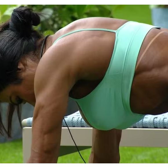 Gracyanne Barbosa faz técnica em jejum no 'BBB 25'