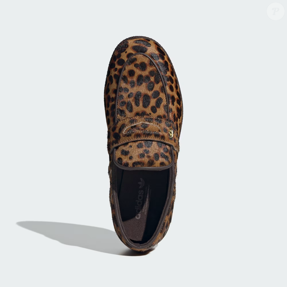 Com design inspirado no clássico loafer, o modelo da Adidas aposta em praticidade e elegância para conquistar novos públicos