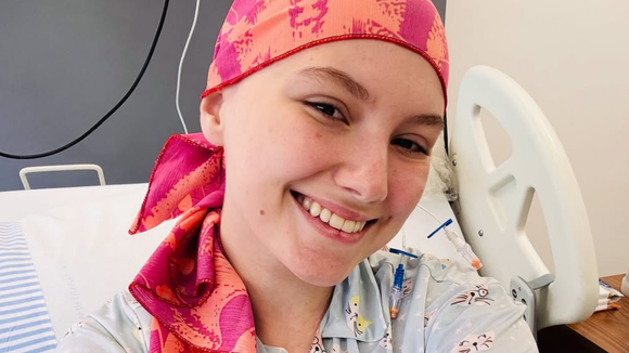 ‘Nossa princesa está acordada’: Isabel Veloso é extubada após 3 semanas na UTI, e pai comemora melhora no Natal