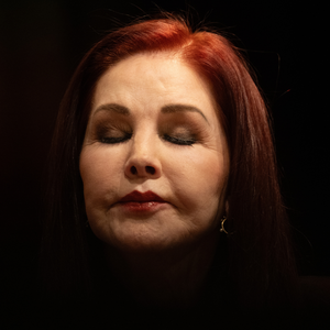 Viúva de Elvis Presley quebra o silêncio após processo que a acusa de matar a própria filha, Lisa Marie Presley, por dinheiro