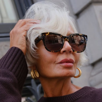 Víctor del Valle, cabeleireiro profissional: 'Para parecer jovem aos 60 anos, é preciso integrar os cabelos grisalhos no crescimento do cabelo com mechas muito finas'