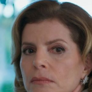Odete Roitman (Débora Bloch) recebe visita e é encontrada morta no capítulo de 7 de outubro em 'Vale Tudo'
