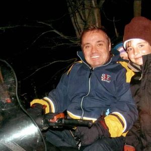 Na web, diversos famosos deixaram mensagens carinhosas nas fotos de João Augusto ao lado do pai, Gugu.