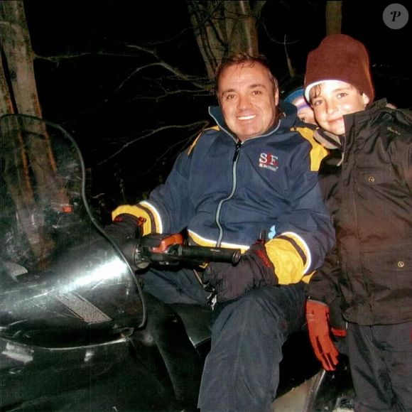 Na web, diversos famosos deixaram mensagens carinhosas nas fotos de João Augusto ao lado do pai, Gugu.