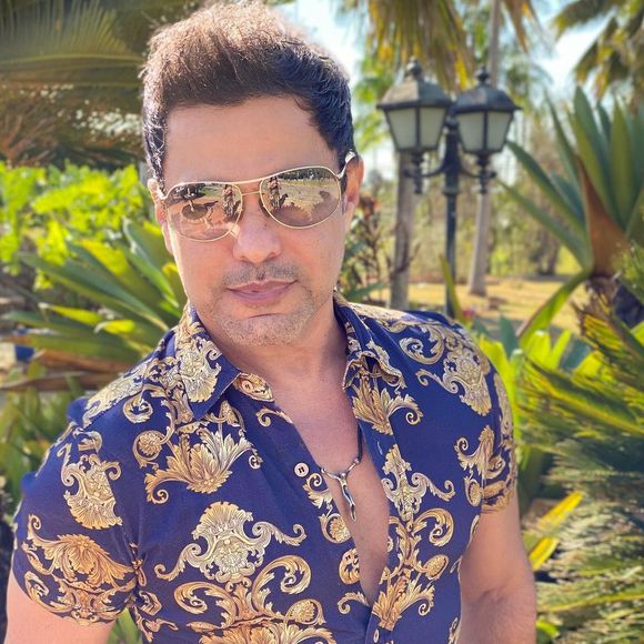 Zezé Di Camargo não apoiou o irmão Luciano nas declarações polêmicas. O sertanejo lançou uma nota à imprensa para manifestar que não concorda com as acusações