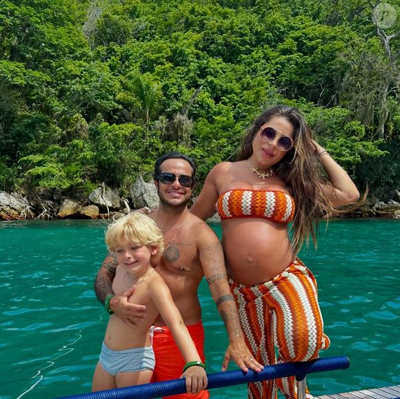 Já pai de Bento, de 6 anos, Thammy publicou a primeira foto do filho caçula neste sábado, dia 18 de abril