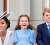 Princesa Charlotte, filha de Kate Middleton e Príncipe William, é irmã de Louis e de George.