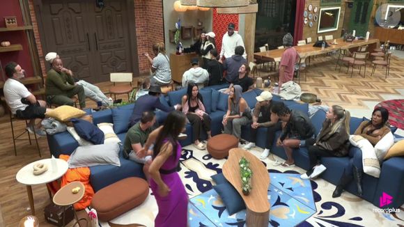 Disputa da Prova do Fazendeiro reúne Rayane, Walério Araújo e Renata Müller em A Fazenda 17