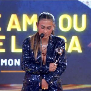 Simone Mendes ganhou o prêmio de Música do Ano por 'Me ama ou me larga', no 'Domingão com Huck'