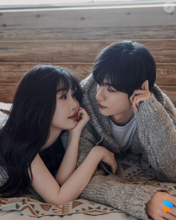 O convívio diário faz com que o casal se apaixone e viva uma história de amor e cura