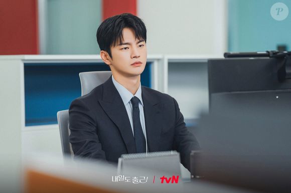 Tudo muda quando ela começa a trabalhar junto com Kang Si-woo, seu chefe que tem uma personalidade completamente diferente