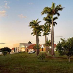 É na cidade de Piraju, no interior de São Paulo, que a mãe de Zoe, fruto de seu antigo relacionamento com Duda Nagle, encontra tranquilidade longe da correria urbana