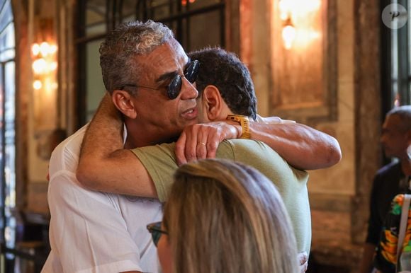 Filho de Léa Garcia foi consolado no velório da mãe, em agosto de 2023