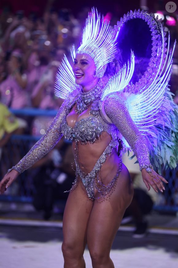 Paolla Oliveira admitiu tristeza com vice-campeonato da Grande Rio no carnaval 2025