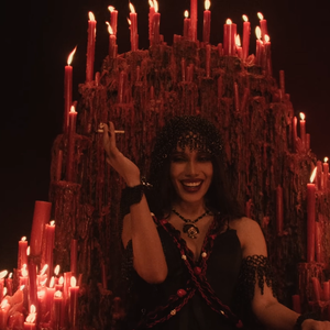 No X, antigo Twitter, um internauta criticou a repercussão envolvendo a cantora e escreveu: 'A galera gosta de ganhar engajamento em cima da Anitta', enquanto outros defenderam a possibilidade de experiências relacionadas ao mundo espiritual