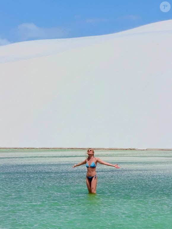 Angélica faz topless e exibe boa forma ao comemorar 52 anos em viagem com Luciano Huck aos Lençóis Maranhenses