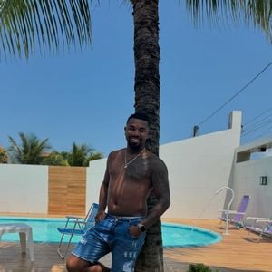 Davi Brito não sofreu três paradas cardíacas, como afirmou a mãe, Elisângela