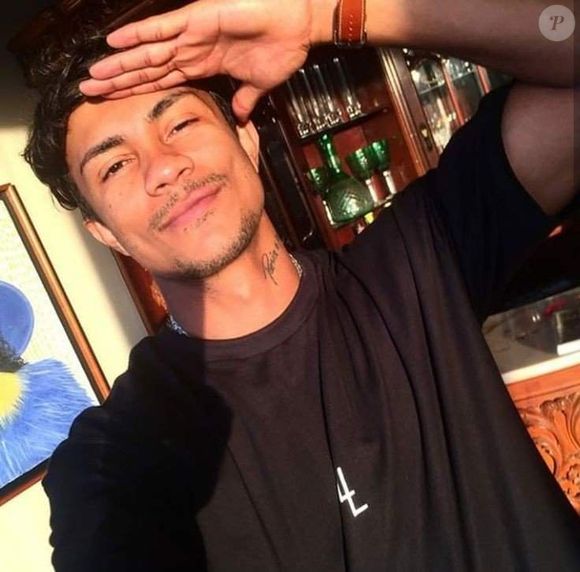 Xamã vivia uma vida comum antes de se tornar famoso como cantor e conquistar o Brasil com seu talento